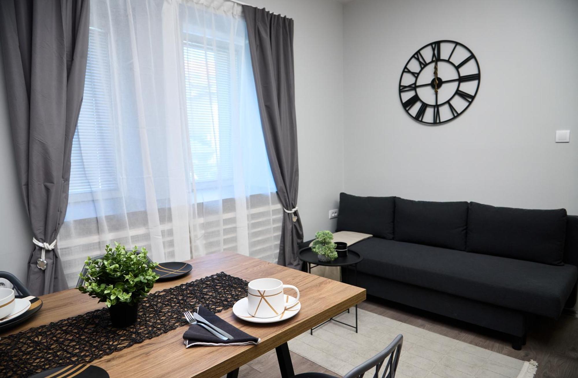 Brent Collection - Apartments In City Center Novi Sad Eksteriør billede