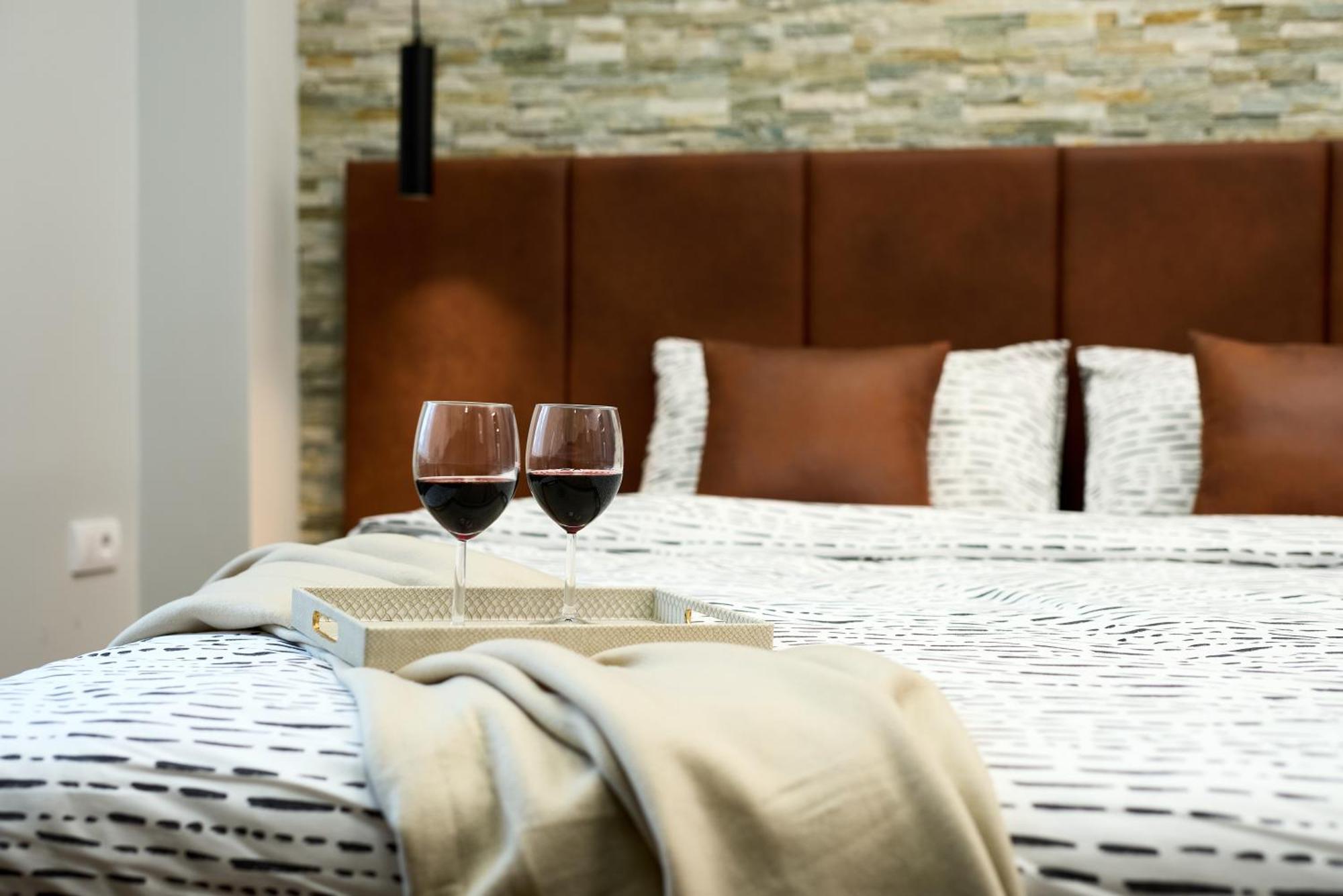 Brent Collection - Apartments In City Center Novi Sad Eksteriør billede